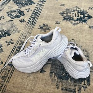 HOKA Bondi 8 Sneakers